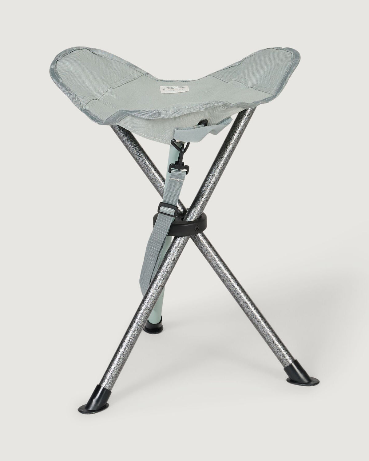 84095_nz8_roamer_tri_stool_gr_a_1743631864000
