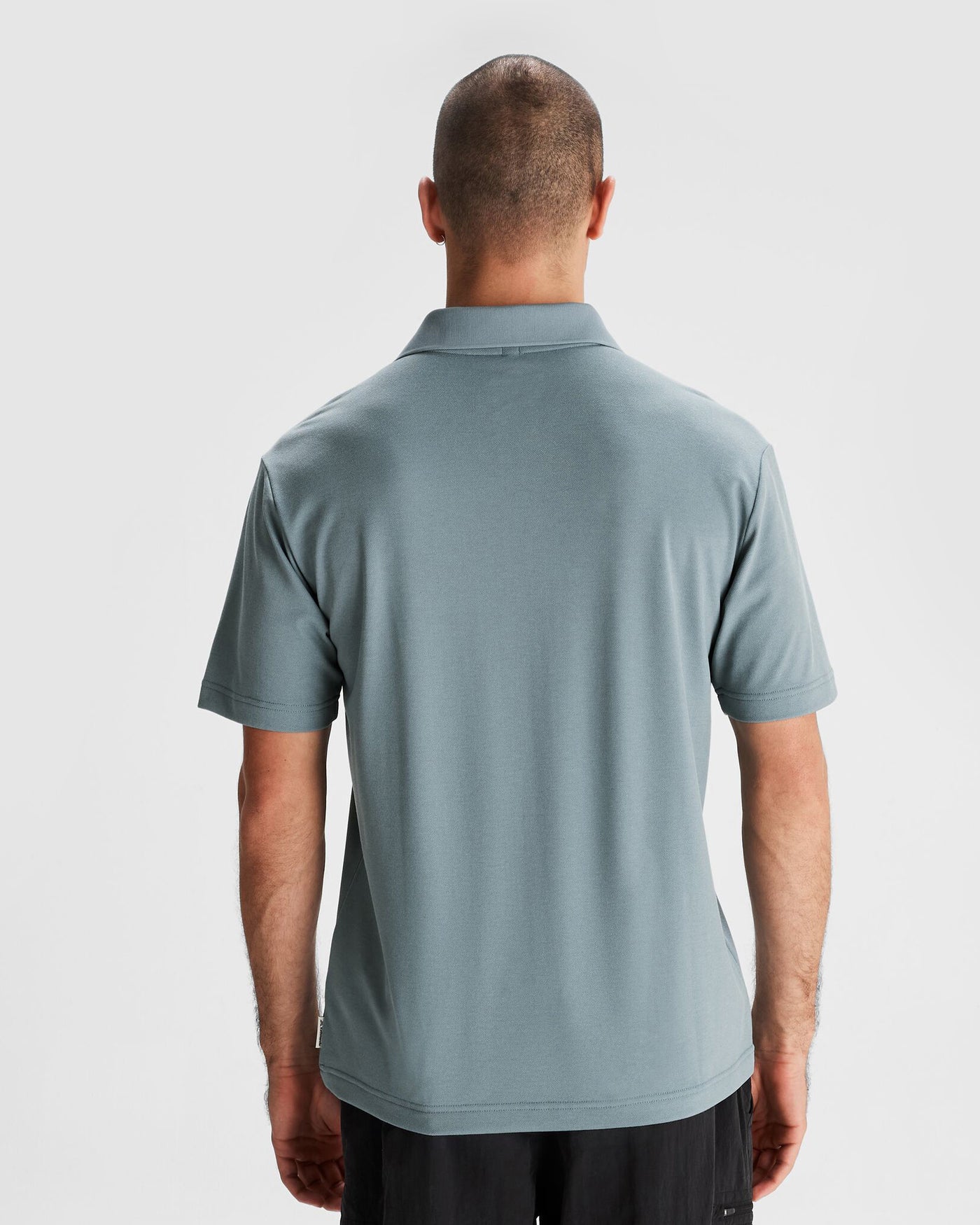 a0882_ofe_vanua_mens_polo_v_c_1743634971000