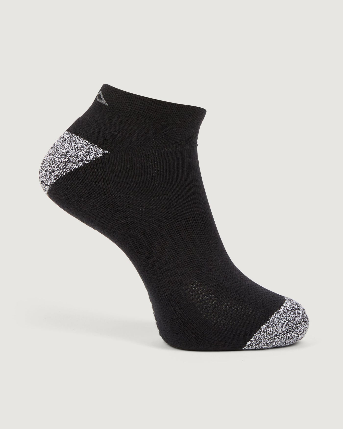 a1479_nzj_accion_drimotion_low_cut_socks_3pk_black_wh_b_1744345453000