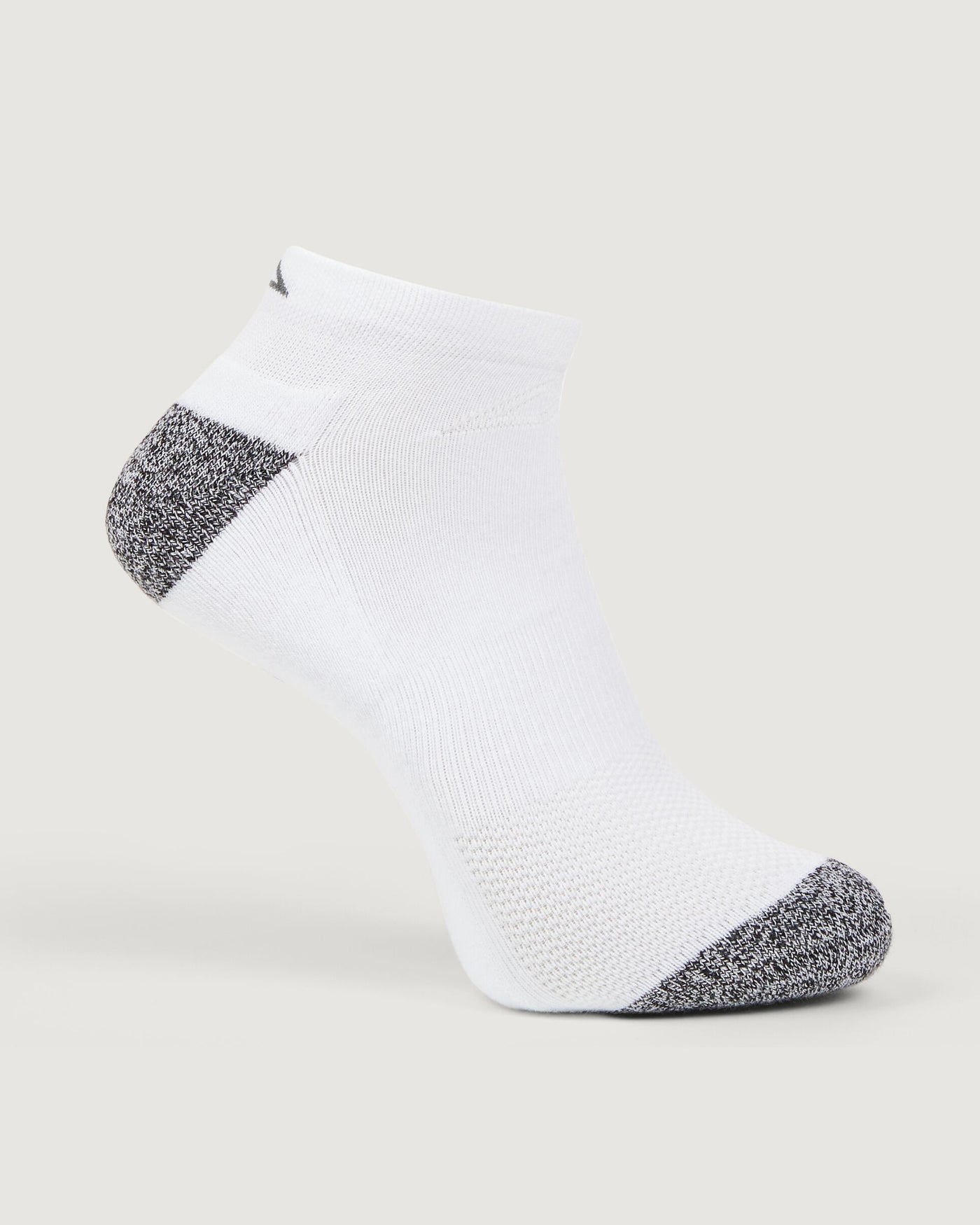 a1479_nzj_accion_drimotion_low_cut_socks_3pk_black_wh_d_1744345524000