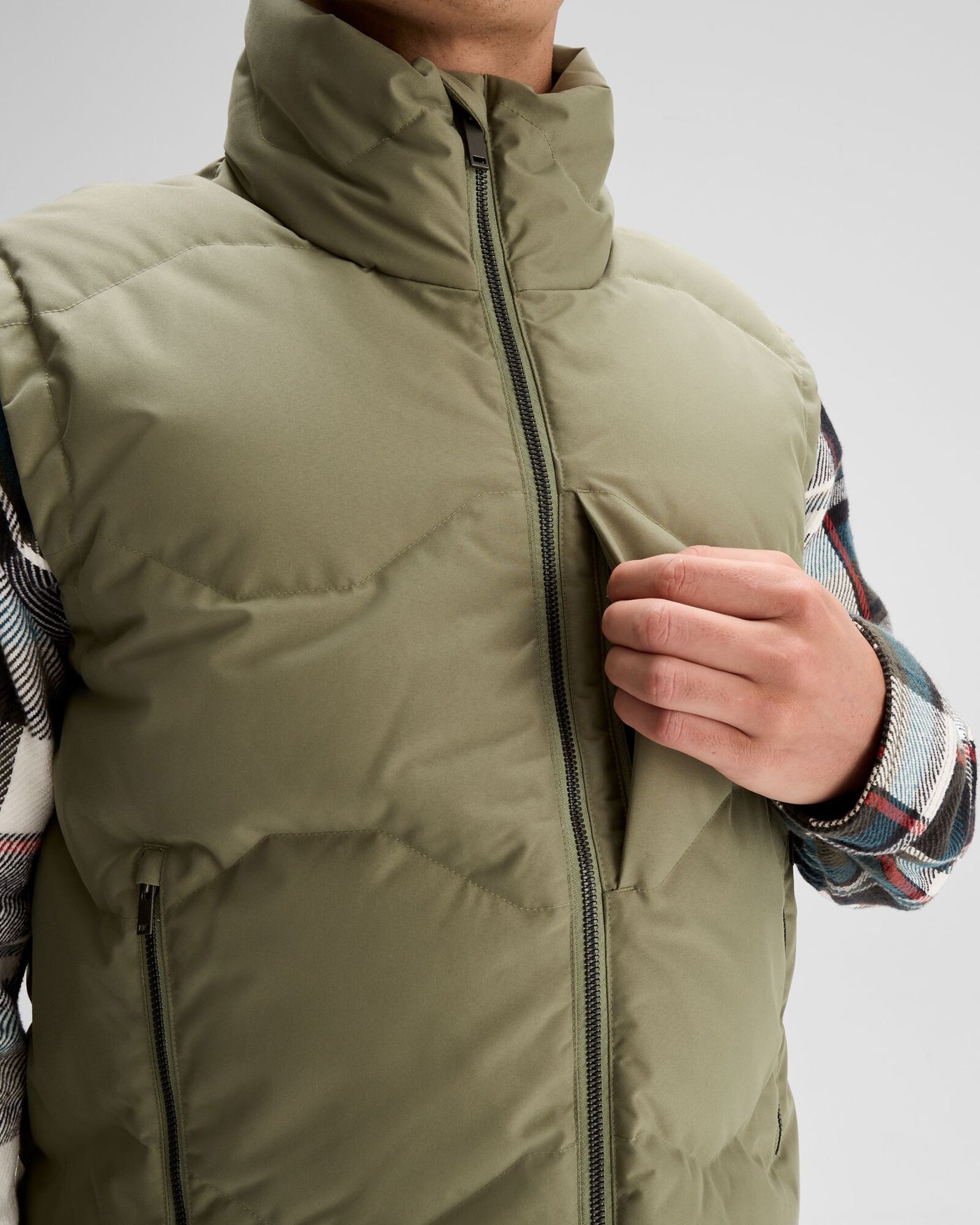 a1575_o4v_frisco_x_mens_down_puffer_vest_f_1743634264000