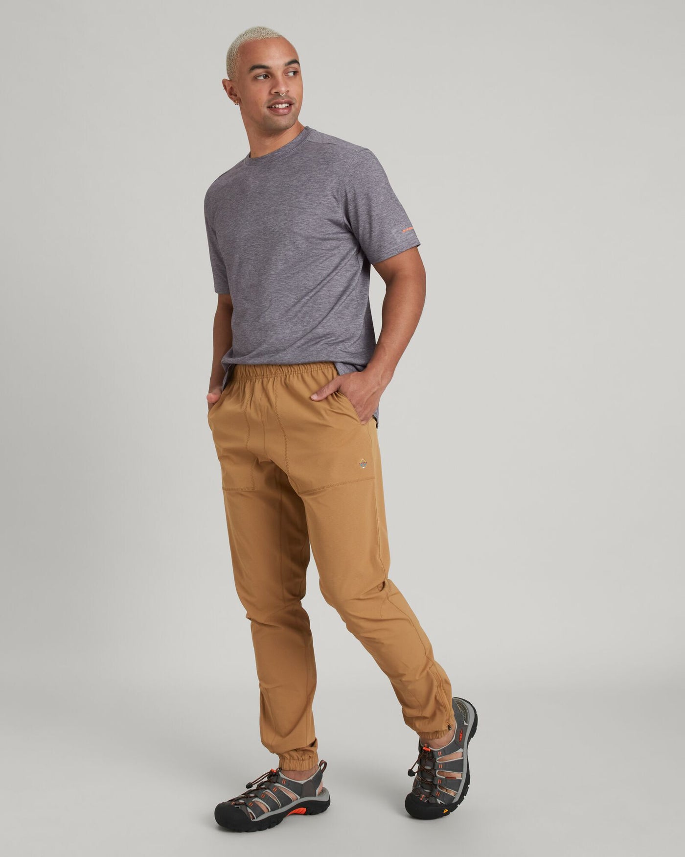 a1731_nza_wdn_energy_mens_jogger_b_1743630692000