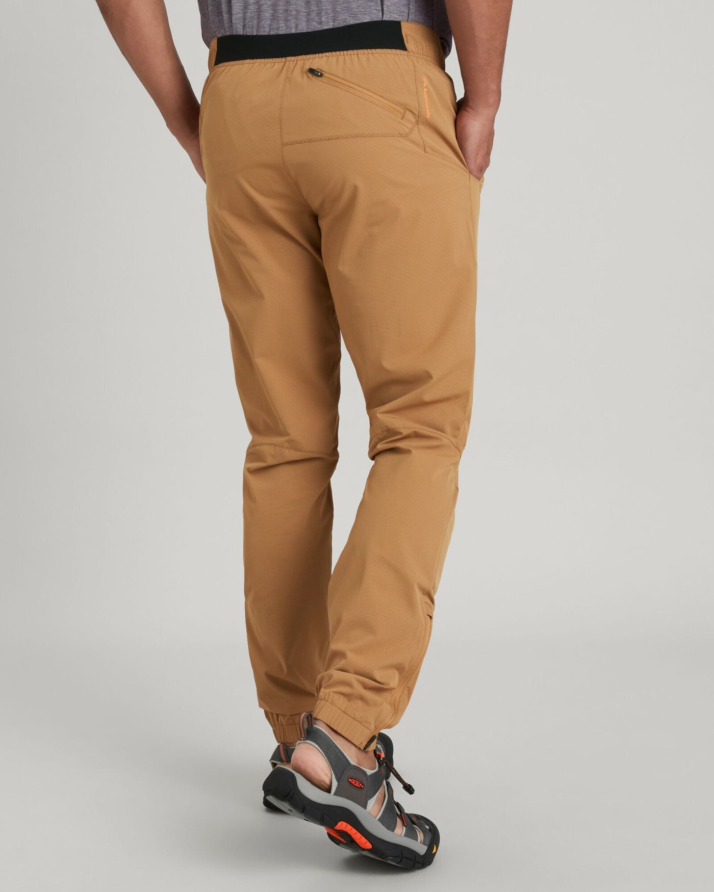 a1731_nza_wdn_energy_mens_jogger_d_1743633947000