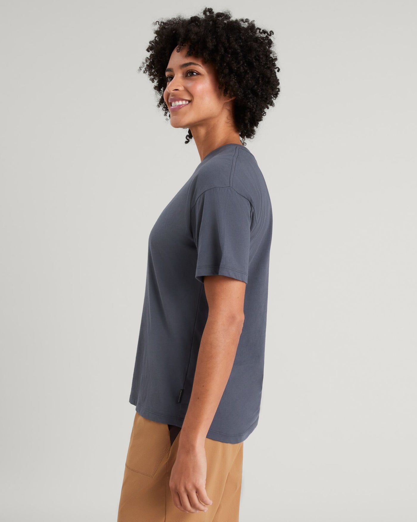 b0473_o4t_geo_glitch_icon_womens_short_sleeve_te_c_1743629598000