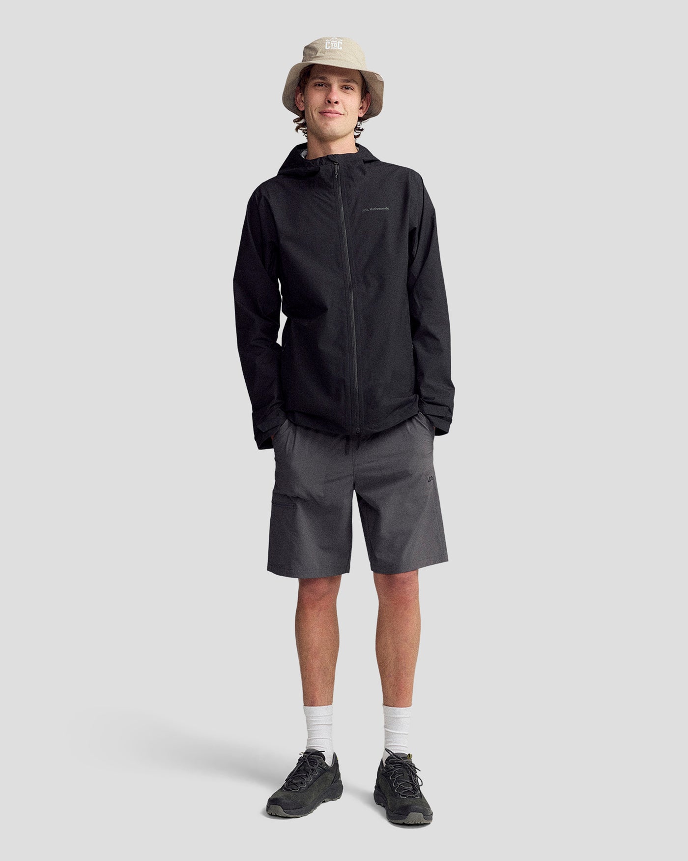 b0477_o4w_coast_to_coast_trailhead_stretch_raincoat_mens_c_1600x2000_2a2e340_1762828381000