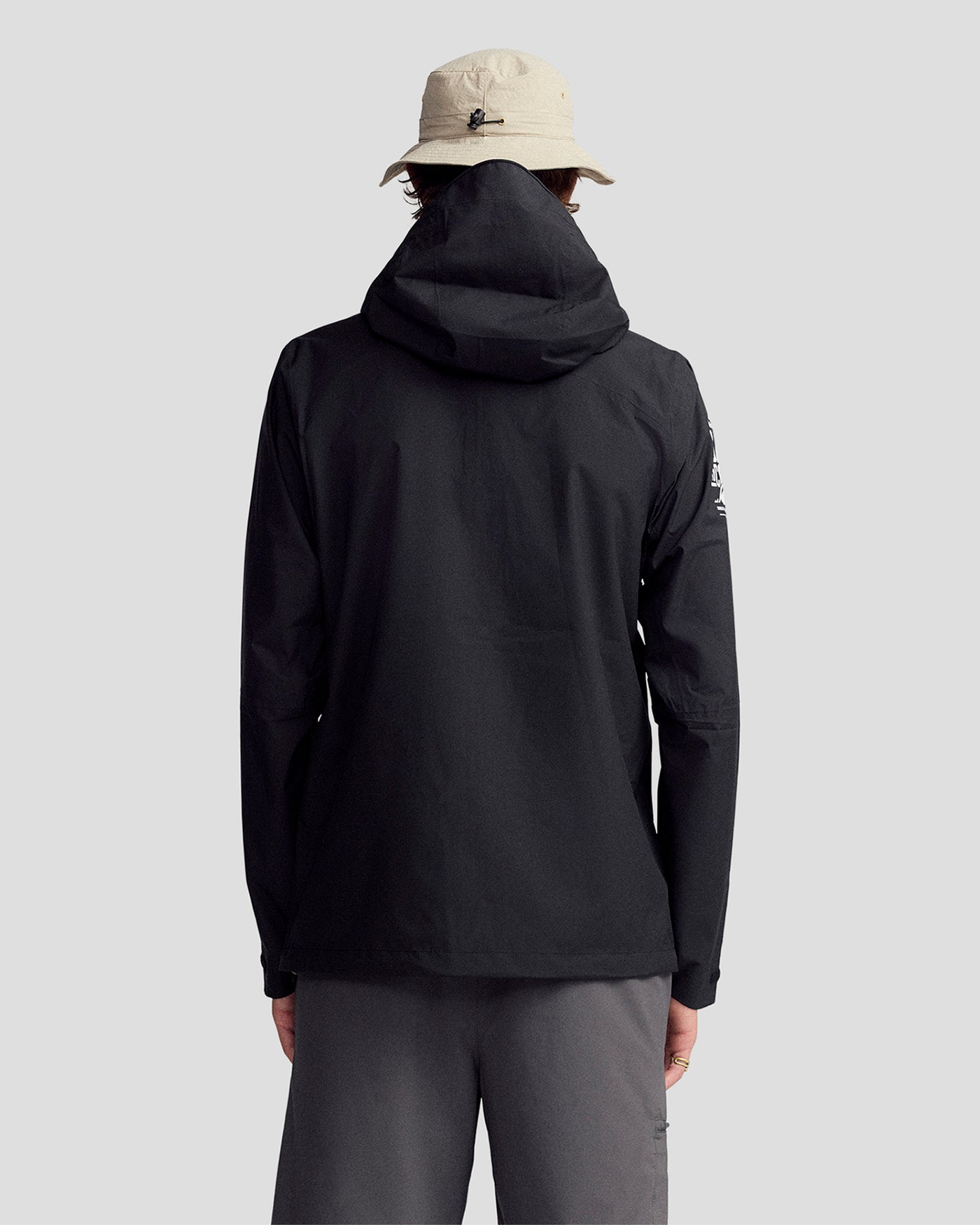 b0477_o4w_coast_to_coast_trailhead_stretch_raincoat_mens_d_1600x2000_2a2e340_1762828382000