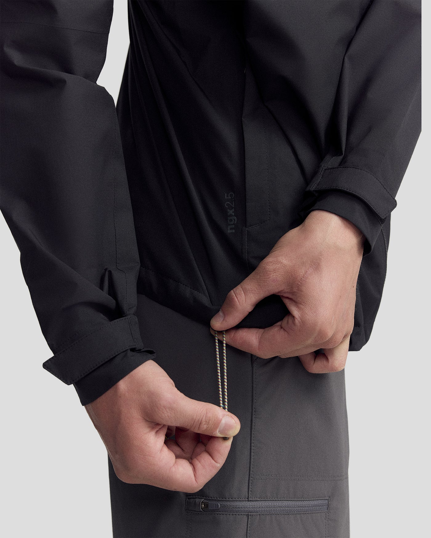 b0477_o4w_coast_to_coast_trailhead_stretch_raincoat_mens_g_1600x2000_2a2e340_1762828384000