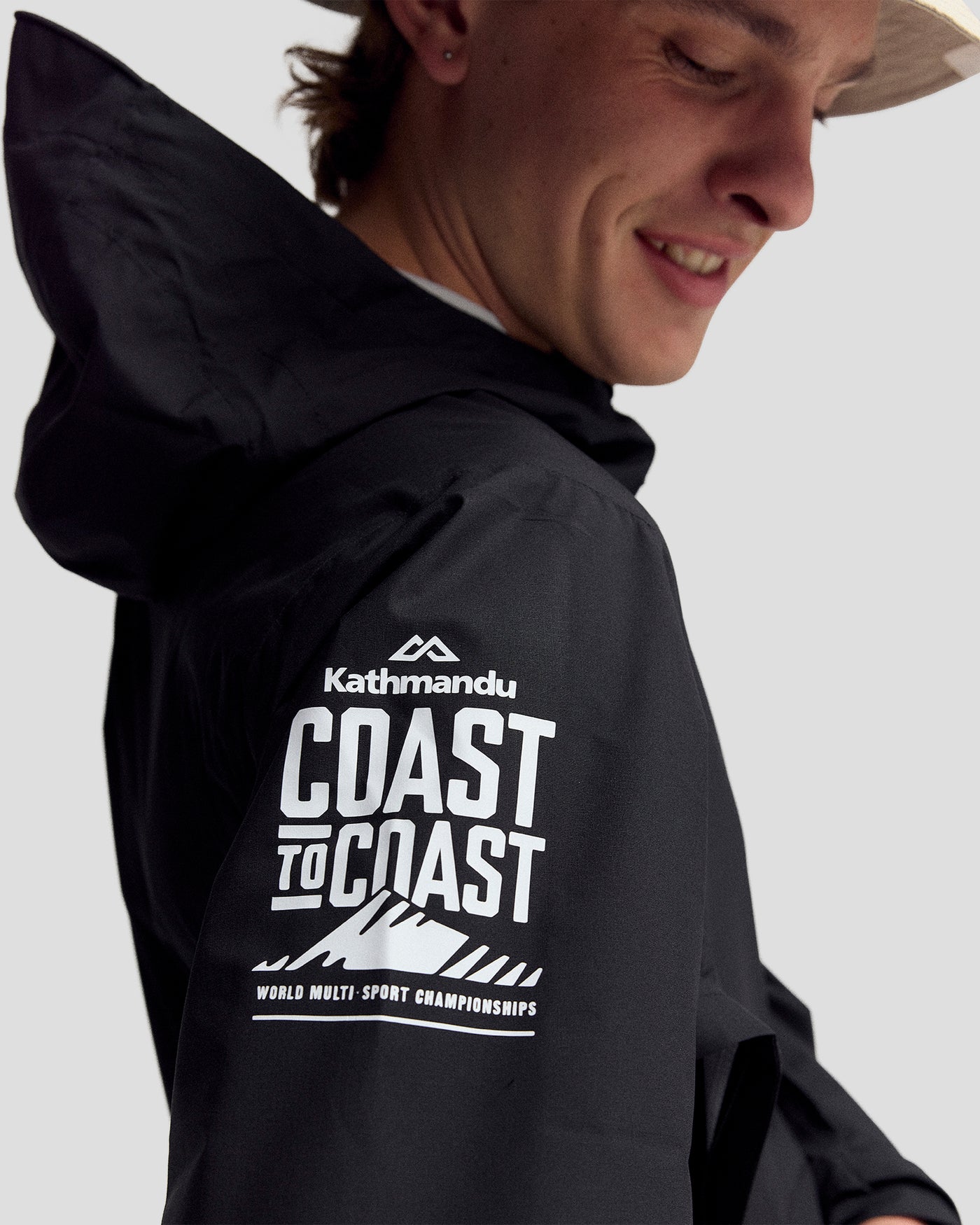 b0477_o4w_coast_to_coast_trailhead_stretch_raincoat_mens_h_1600x2000_2a2e340_1762828384000