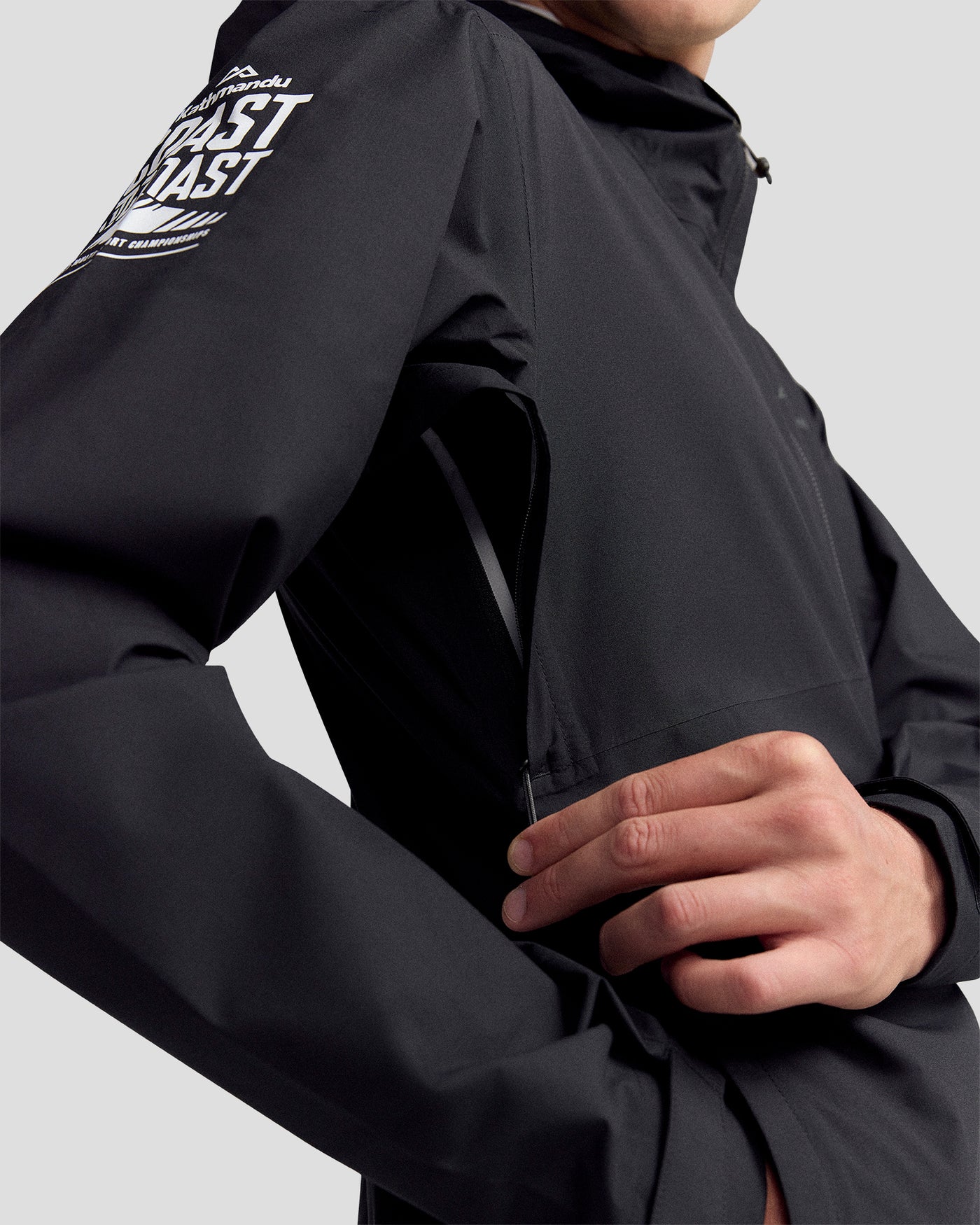 b0477_o4w_coast_to_coast_trailhead_stretch_raincoat_mens_i_1600x2000_2a2e340_1762828385000