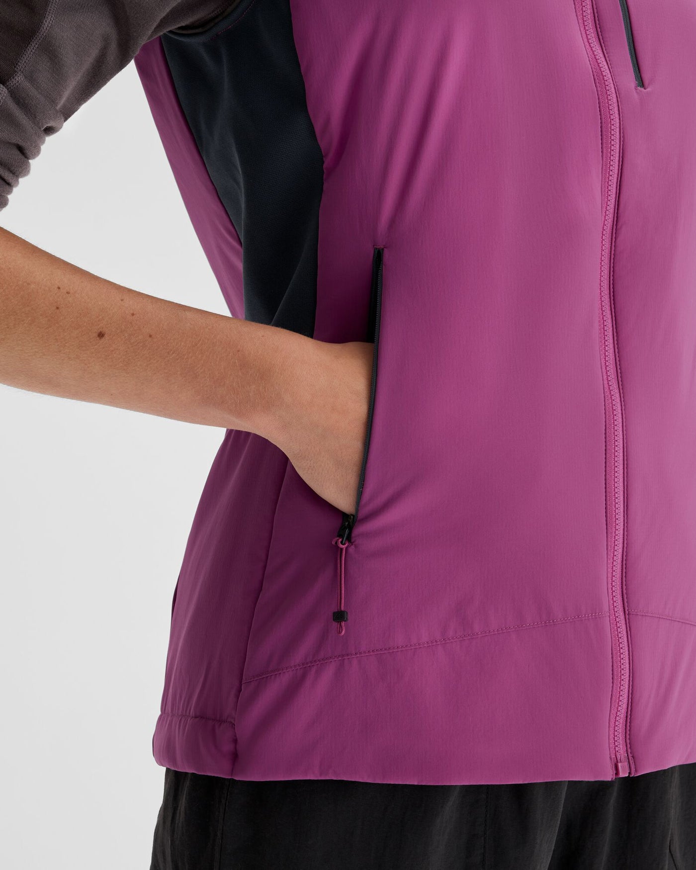 b0614_o4k_seeker_womens_primaloft_active_ves_e_1743633396000