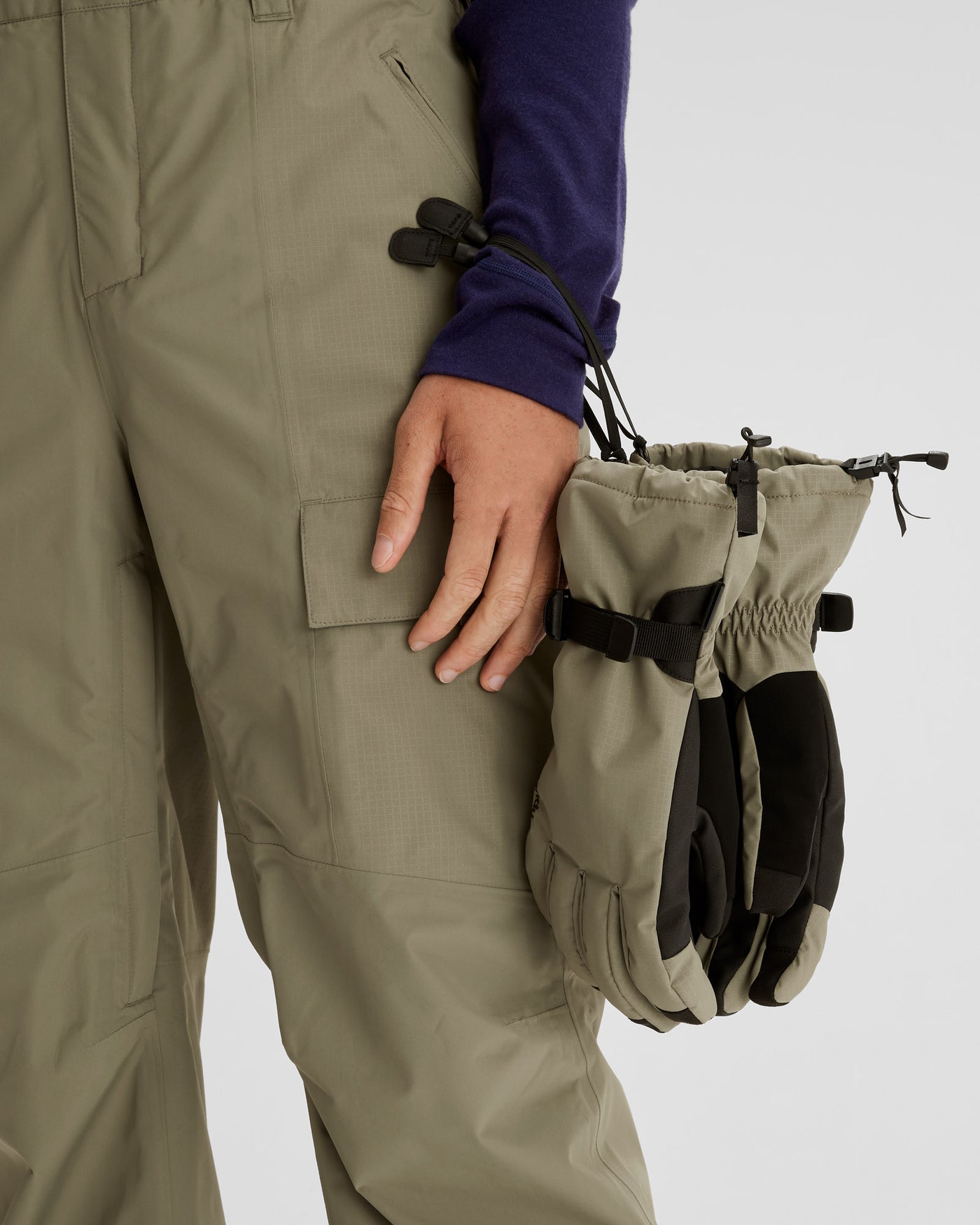b0620_o4v_pwdr_days_mens_novaloft_snow_glove_d_1743731752000