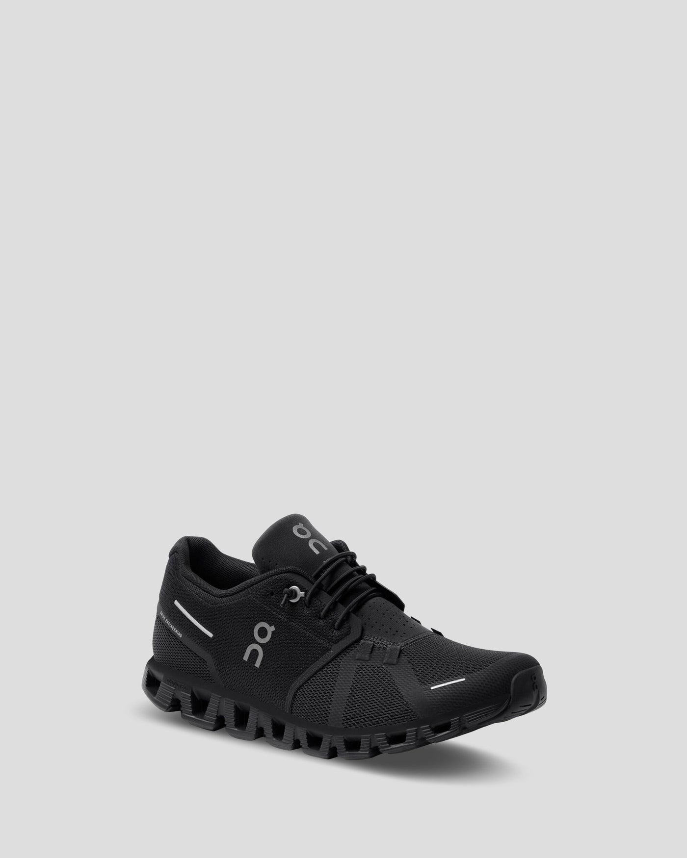 b0677_902_on_running_cloud_5_mens_a_b_1743635428000