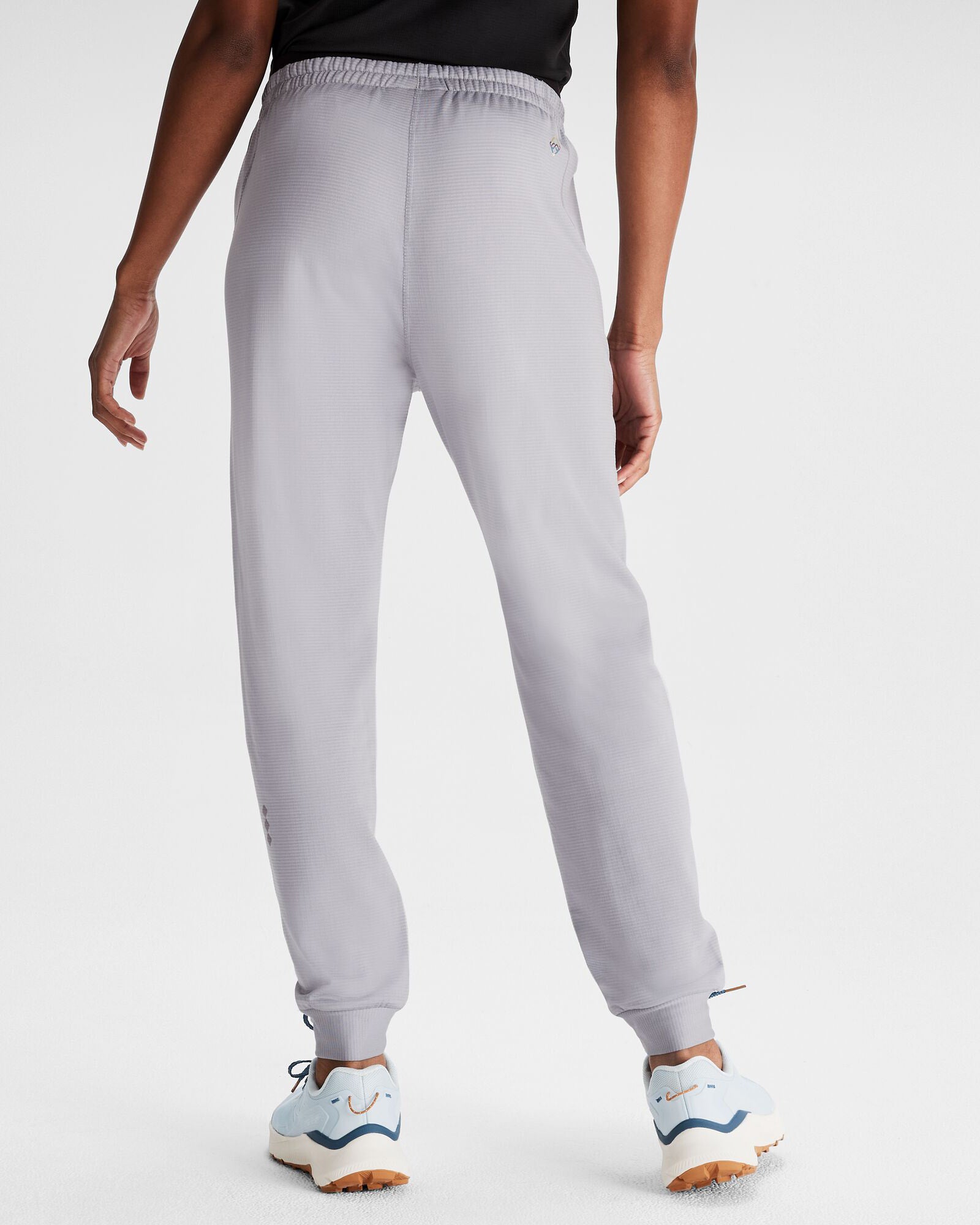 b0726_oi5_seeker_fleece_womens_joggers_d_1743632965000