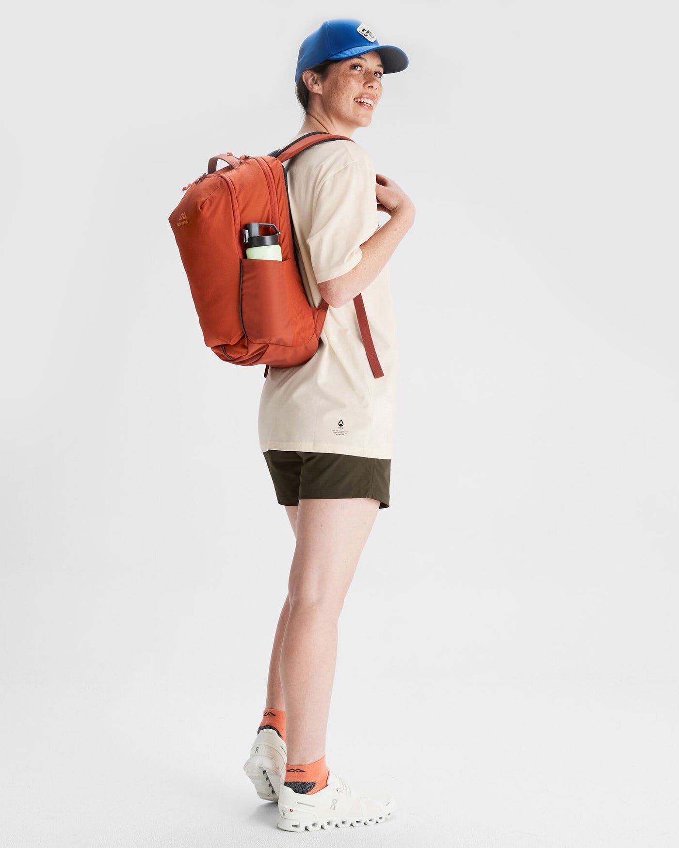 b0787_679_axon_everyday_backpack_2_b_1743632743000