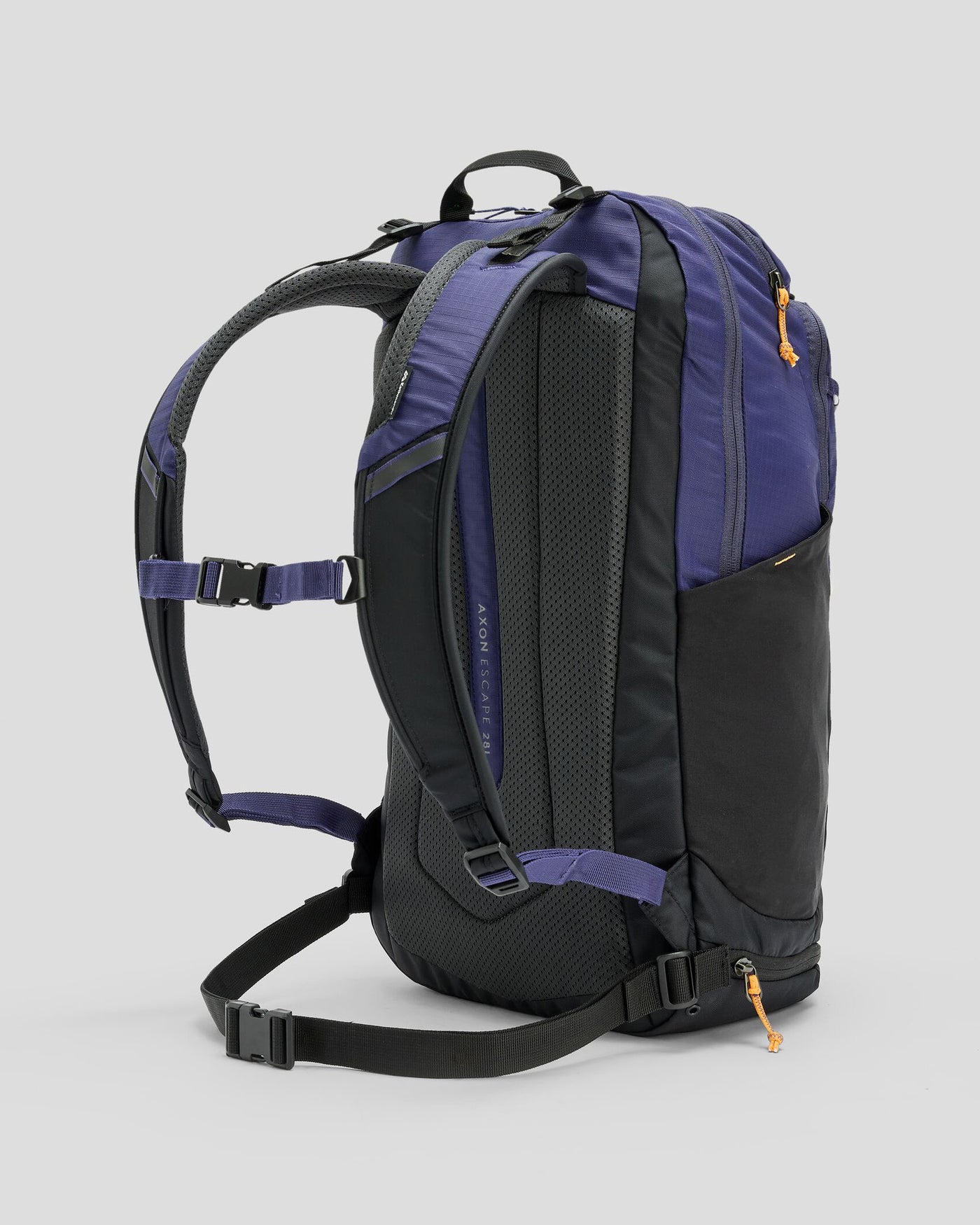 b0788_ofc_axon_escape_backpack_28_g_1743630905000