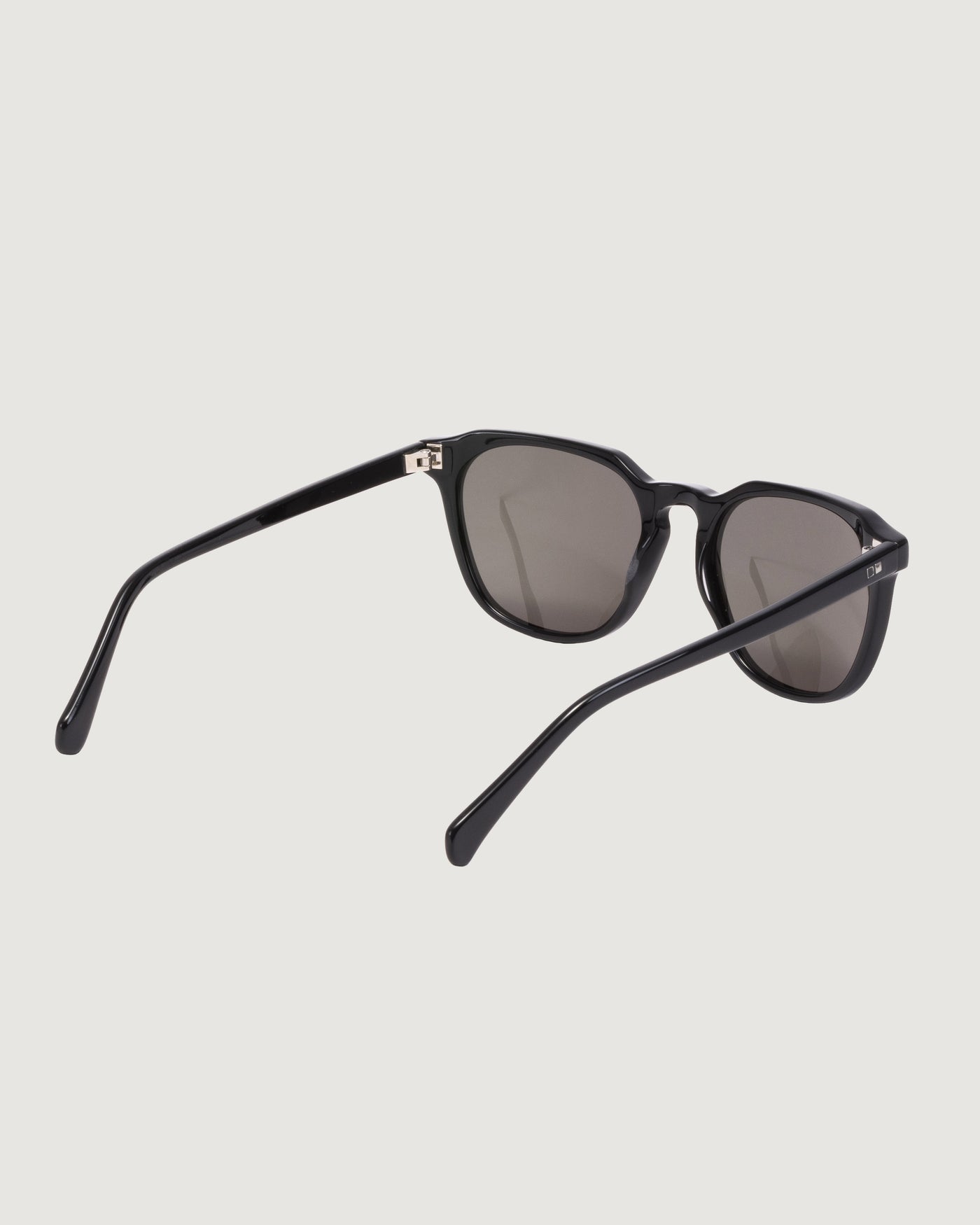 b0837_oja_otis_divide_x_sunglassess_bl_c_1743731814000