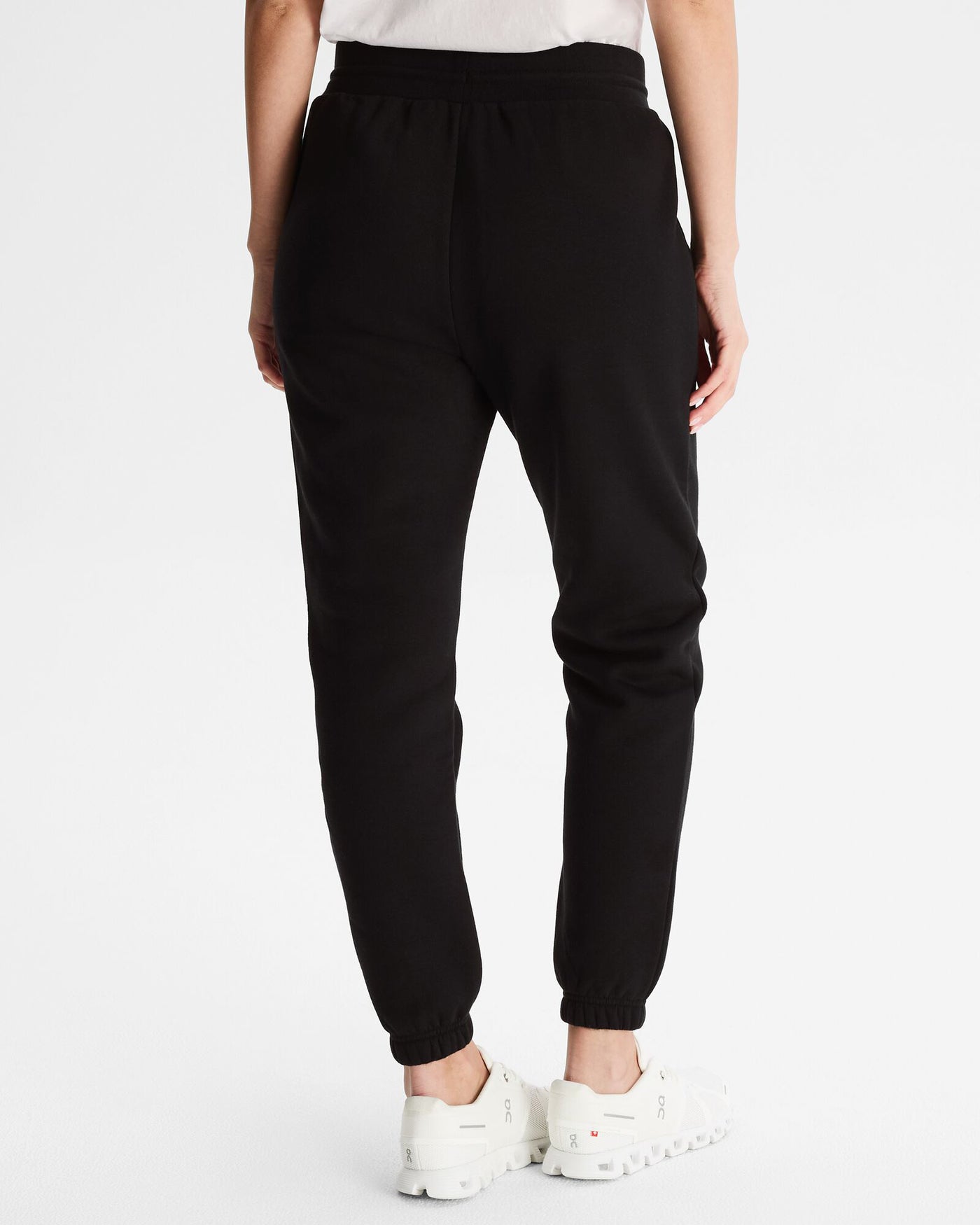b0867_902_women-s_logo_bb_joggers_c_1743632566000