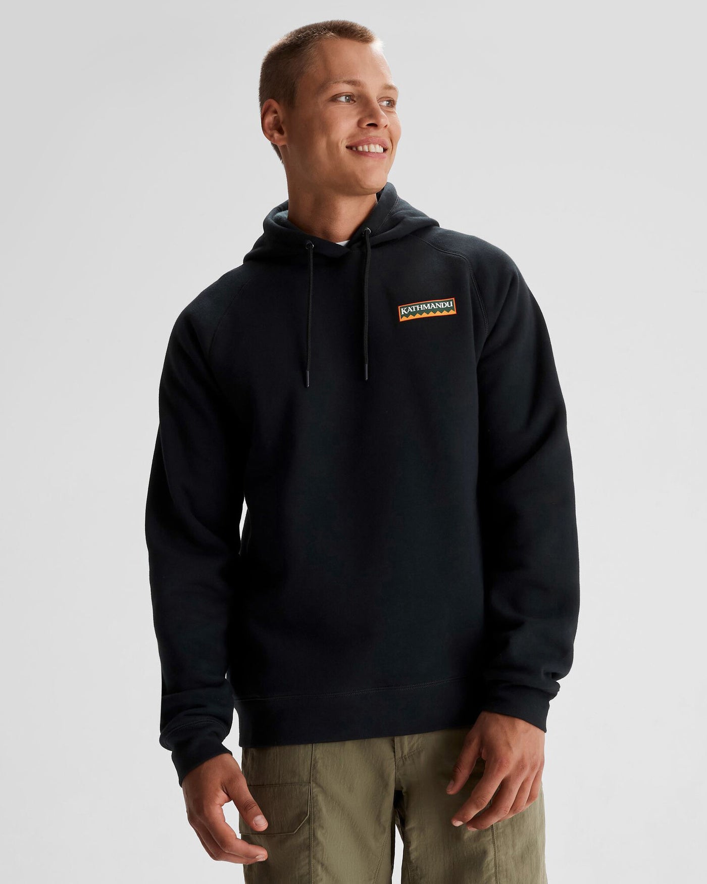 b0987_902_logo_mens_heritage_bb_hood_a_1743632481000