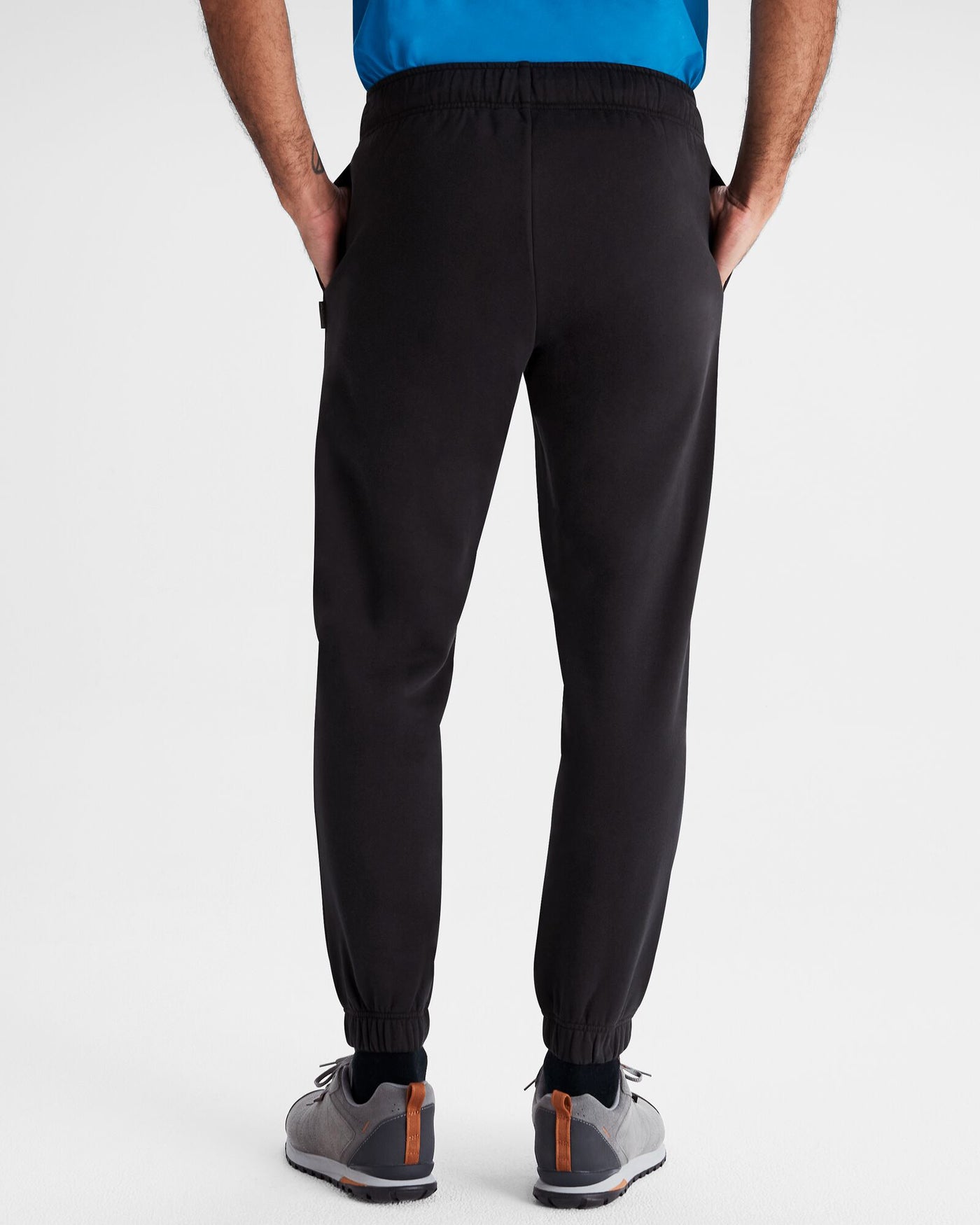 b1073_o4w_heritage_logo_mens_lt_bb_joggers_c_1743632155000