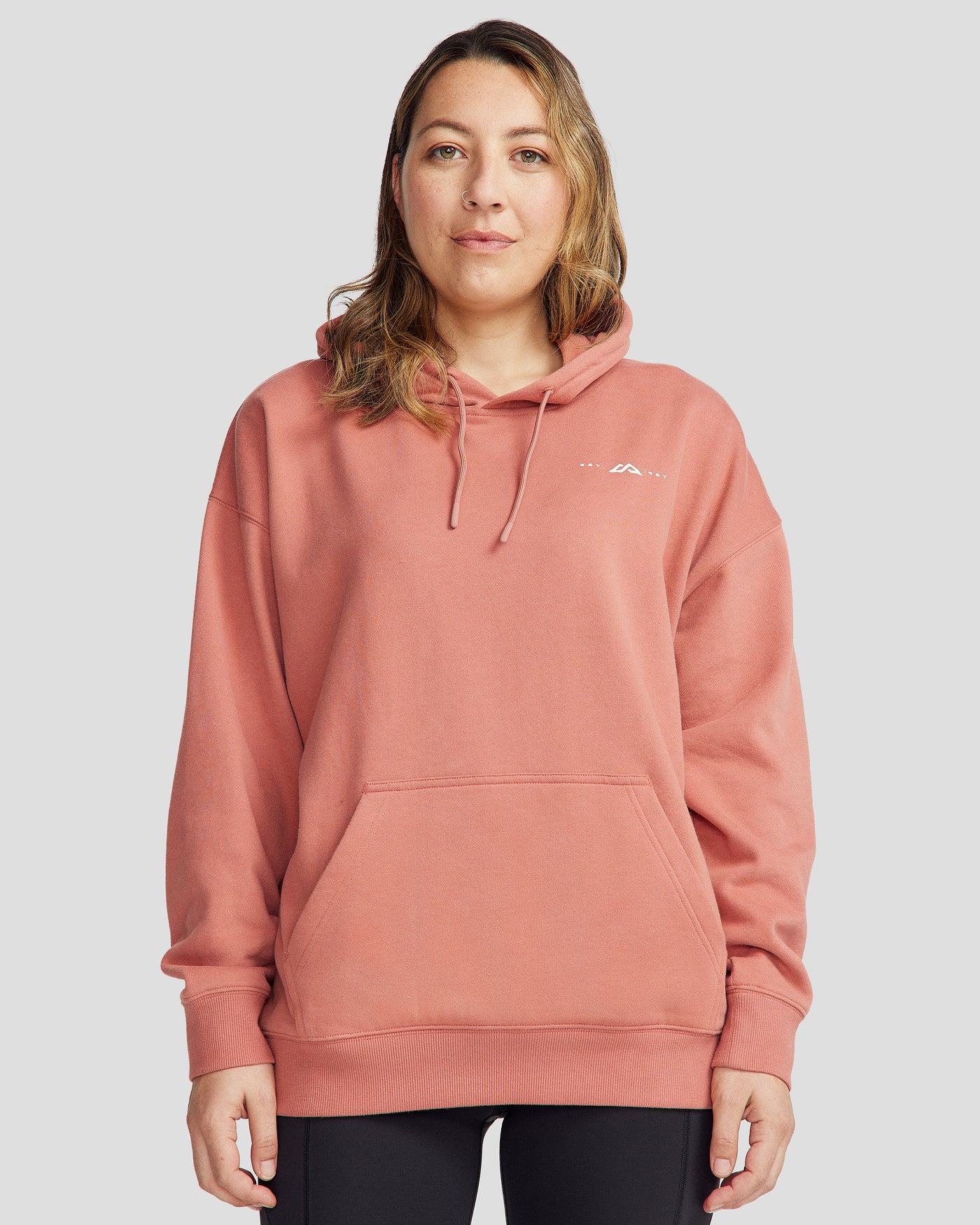b1390_156_womens_mountain_camo_relaxed_hoodie_n_a_1744694212000