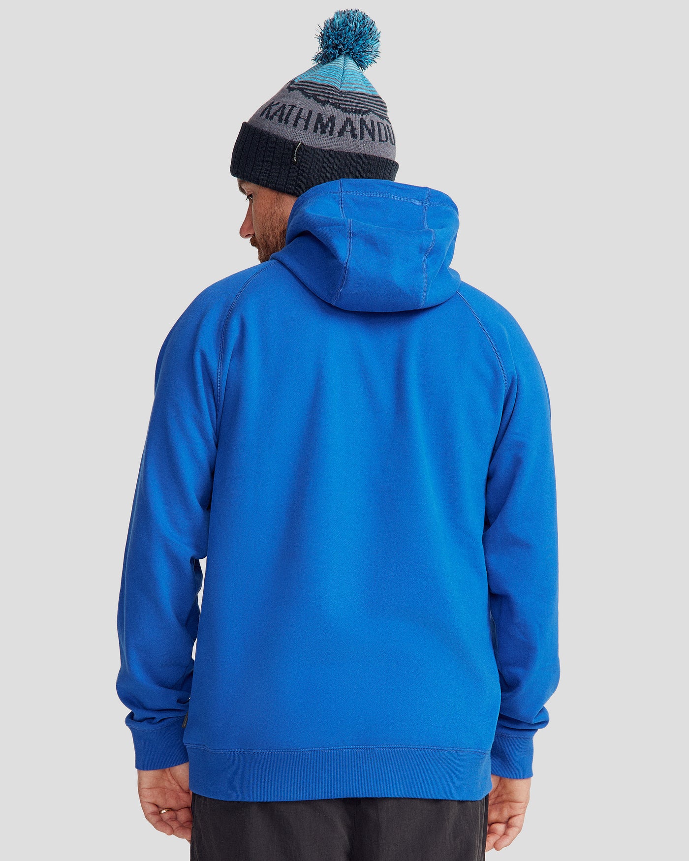 b1393_ol9_mens_peak_badge_hoodi_d_1744694048000