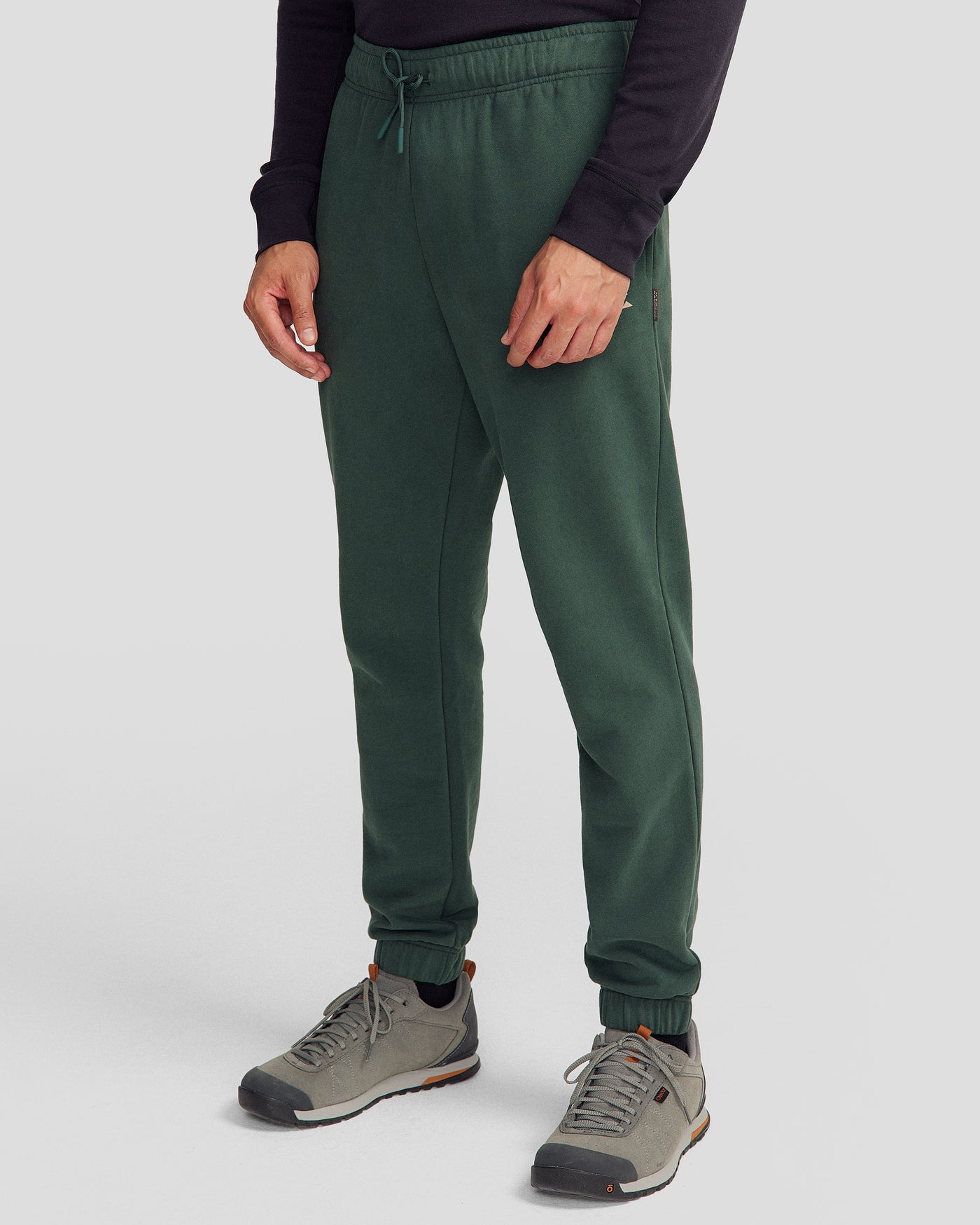 b1449_olh_mens_heritage_joggers_f_1744694265000